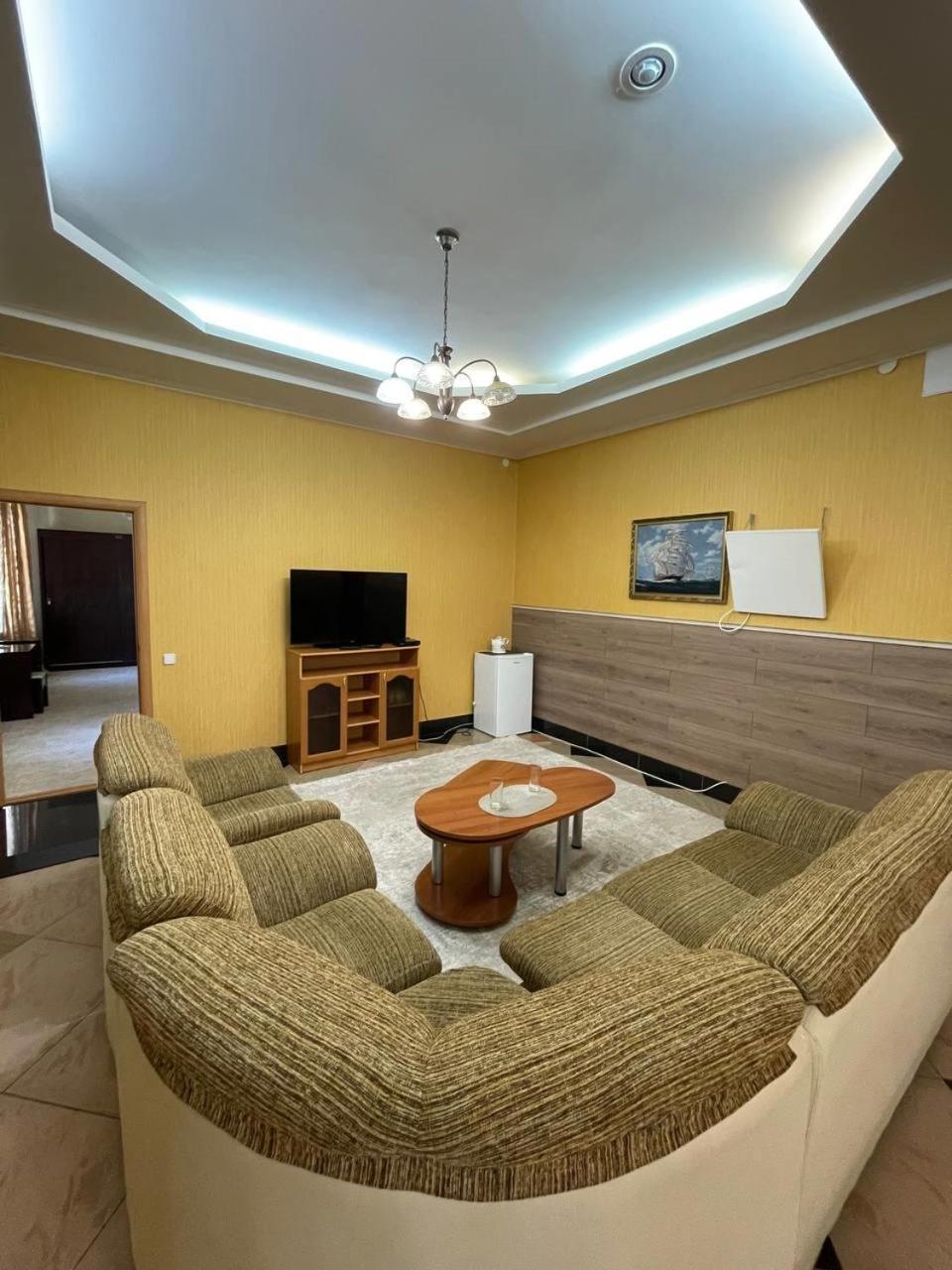 Shanyrak Hotel Temirtau Екстериор снимка