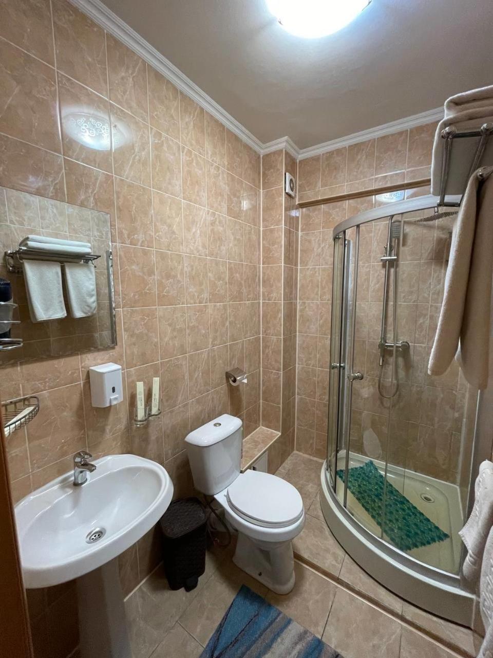 Shanyrak Hotel Temirtau Екстериор снимка