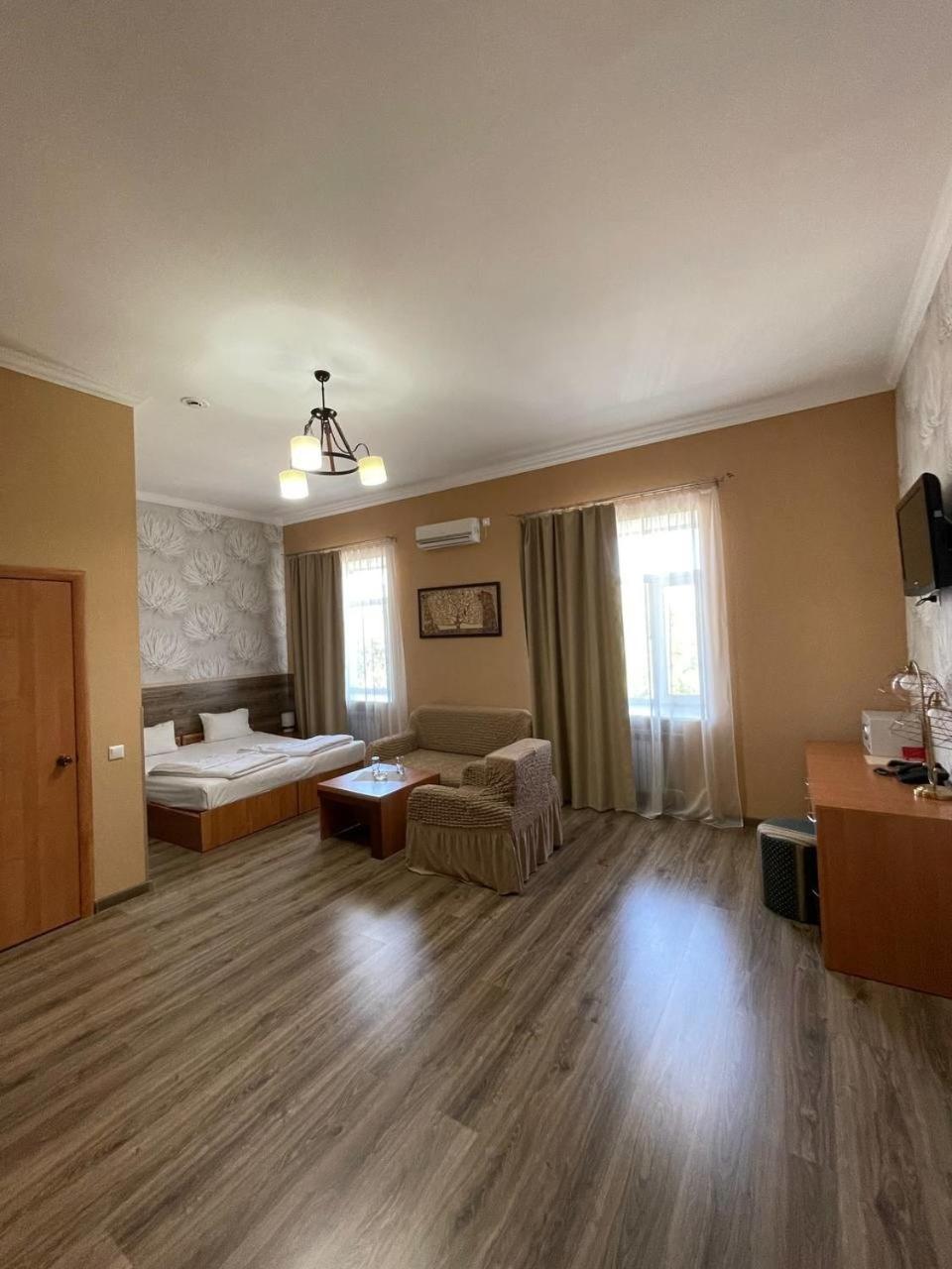 Shanyrak Hotel Temirtau Екстериор снимка