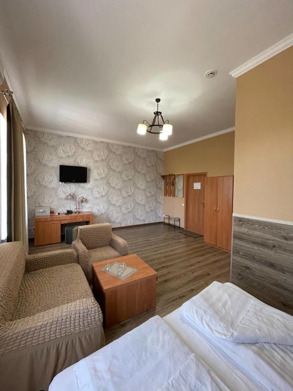 Shanyrak Hotel Temirtau Екстериор снимка
